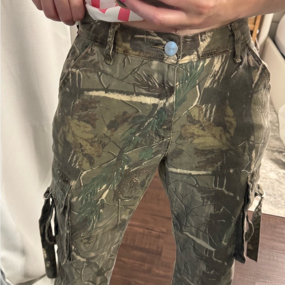 Flattering Fit Stylish Girl Woman’s Camouflage Cargo Pants - Picture 7 of 11